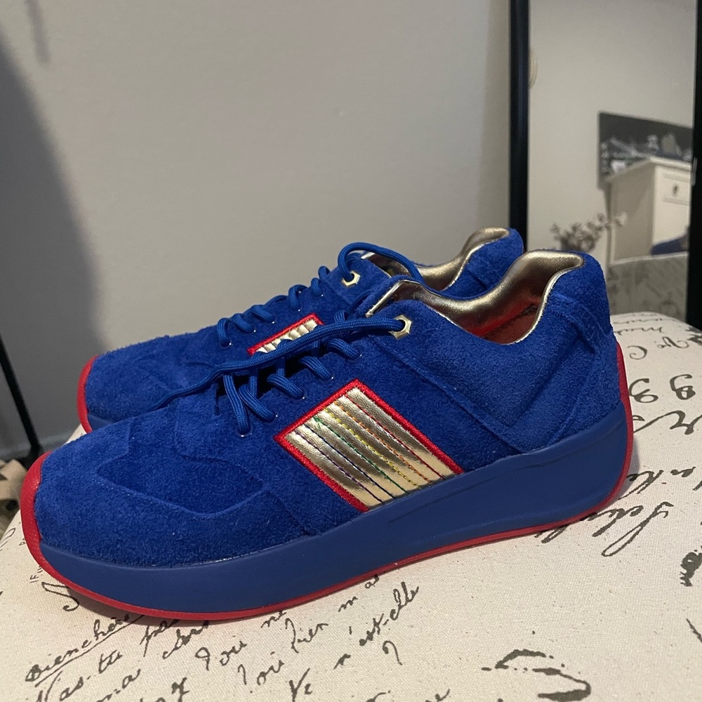 BRAND NEW Unisex Sneakers